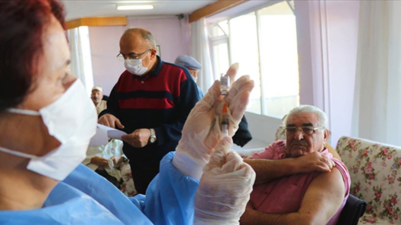75 yaş üzerindekilerin Kovid-19 aşılaması bugün başlıyor