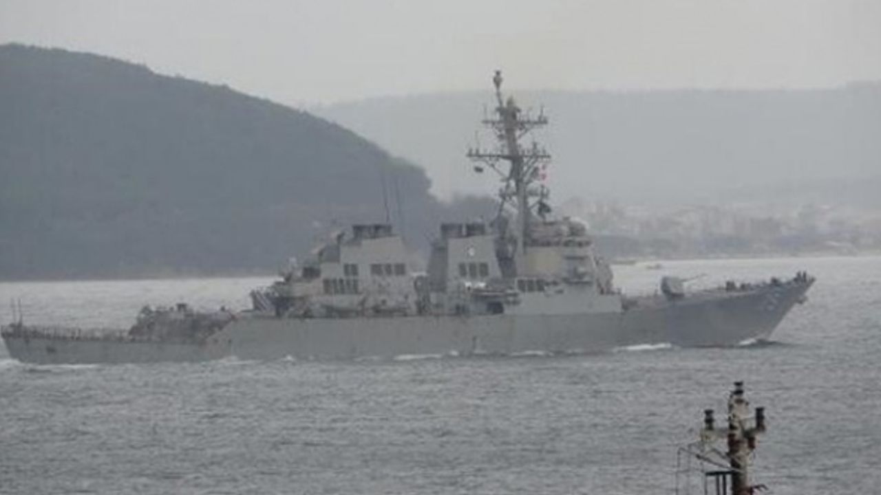 ABD savaş gemisi Çanakkale Boğazı'ndan böyle geçti