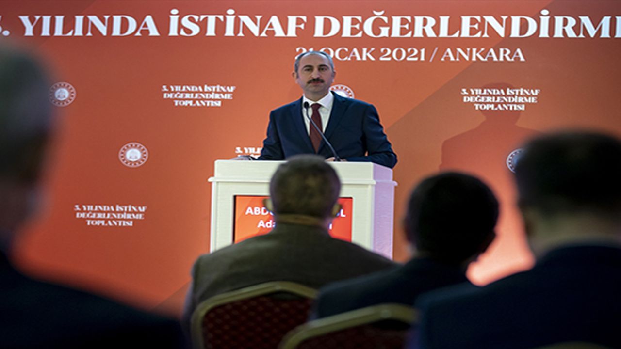 Adalet Bakanı Gül: Adalet Bakanının hakim, savcı cübbesi yoktur