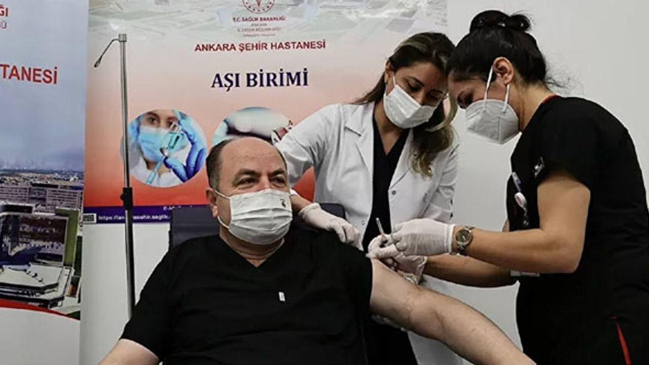 ANAP Genel Başkanı Çelebi koronavirüs aşısı oldu