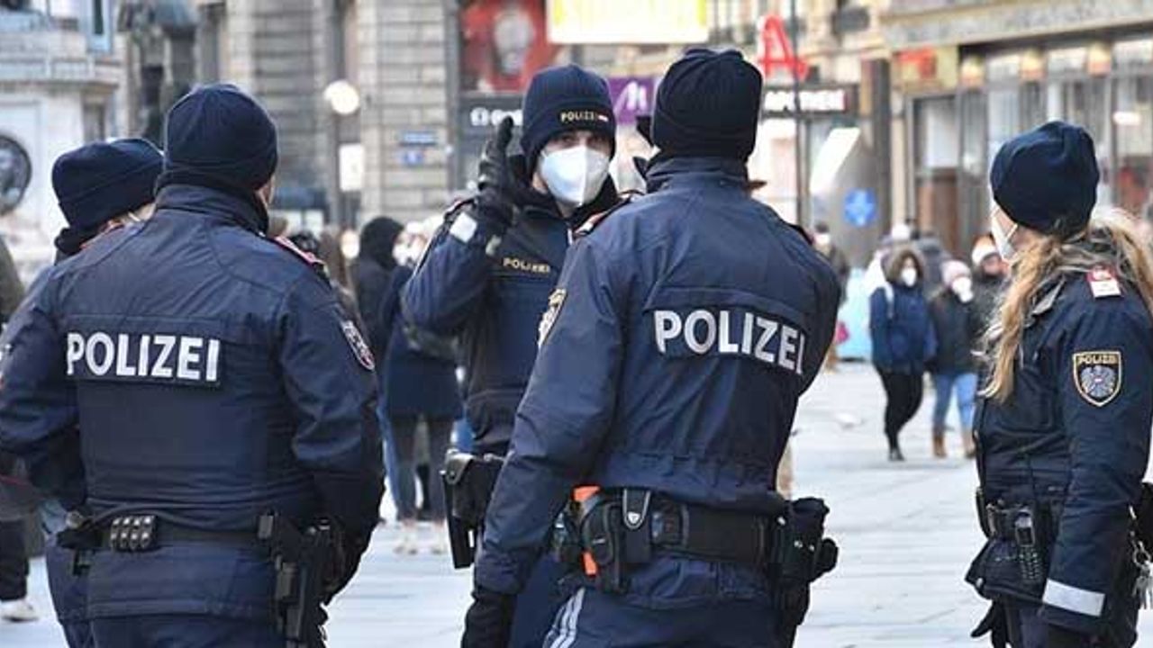 Avusturya’da koronavirüs önlemleri karşıtı gösteriler yasaklandı
