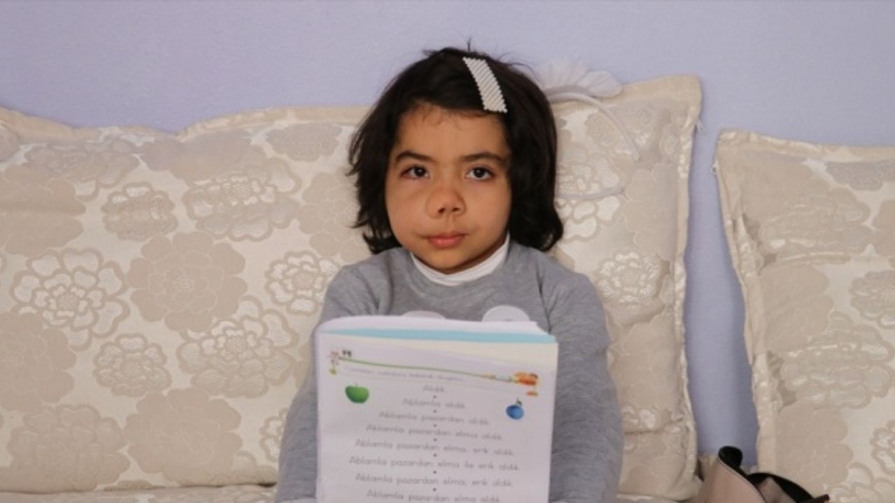 Batman'da NF hastası 7 yaşındaki Mina tedavi olmak istiyor