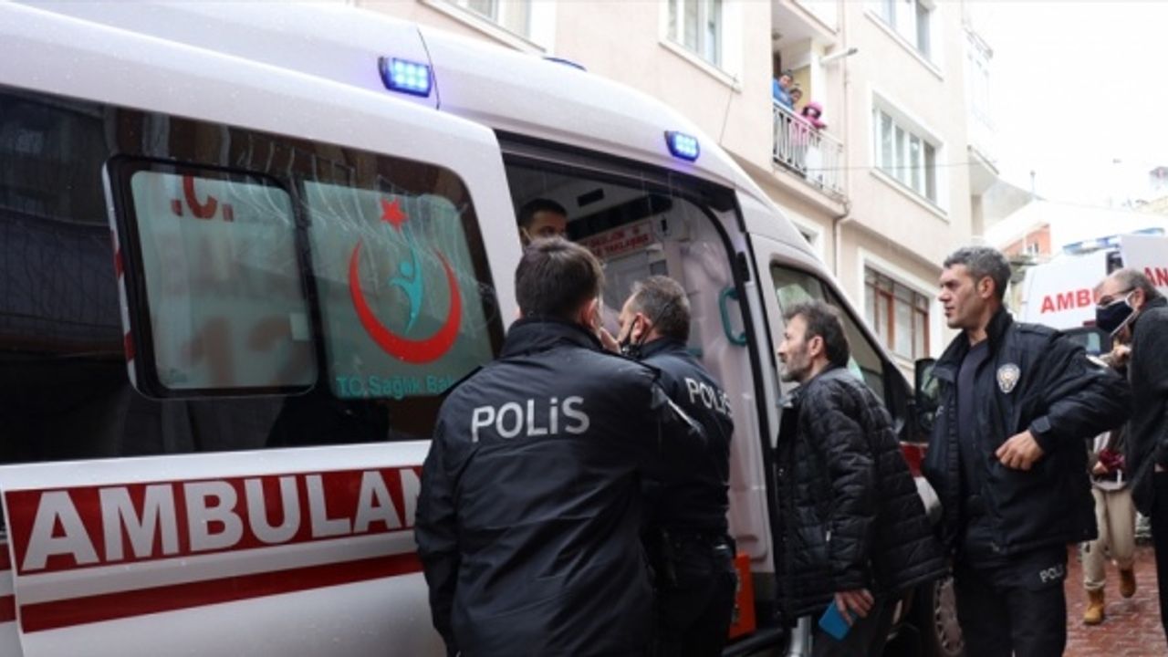 Bursa'da bir anne ve iki kızı doğal gaz zehirlenmesi şüphesiyle hastaneye kaldırıldı