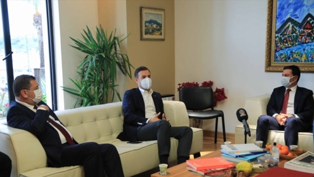 CHP Genel Başkan Yardımcısı Akın, Bodrum Belediye Başkanı Aras'ı ziyaret etti