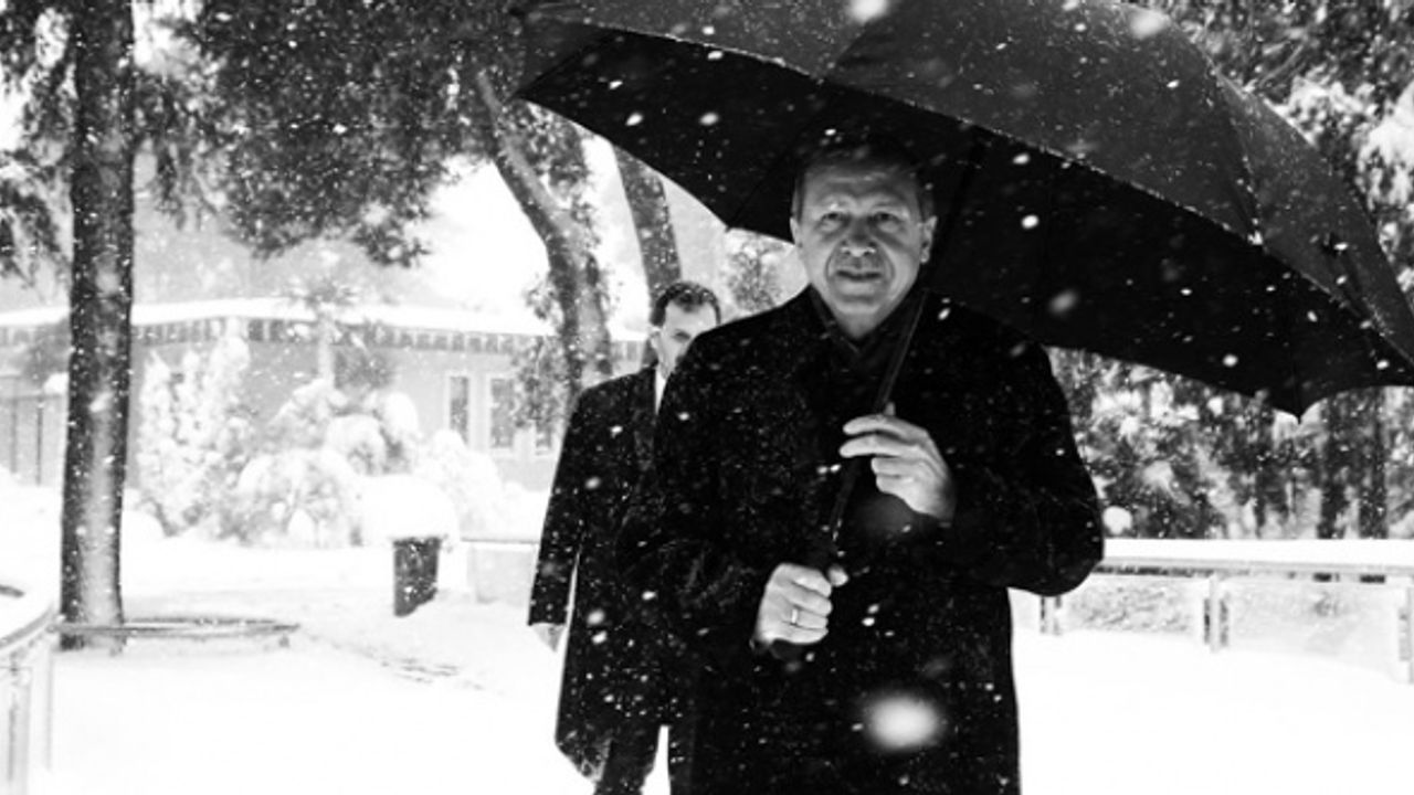 Cumhurbaşkanı Erdoğan'dan emojili kar paylaşımı
