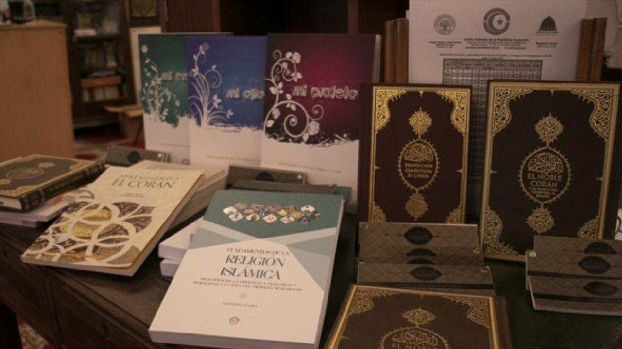 Diyanet'ten Arjantin'deki Müslümanların İslam'ı öğrenmeleri için İspanyolca kitap desteği