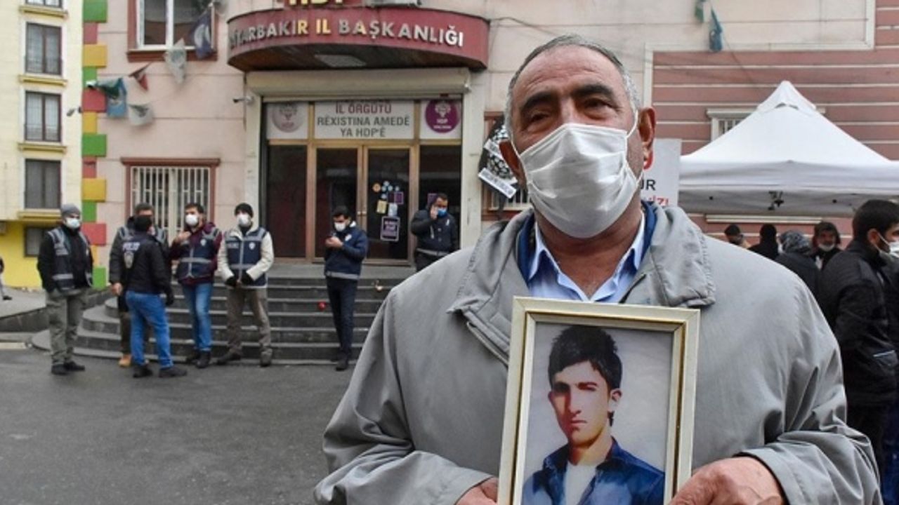 Diyarbakır annelerinin oturma eylemine 500. günde bir aile daha katıldı