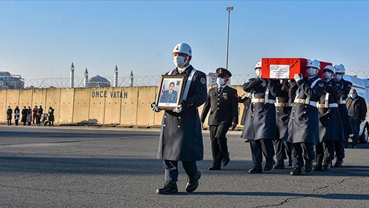 Diyarbakır'da şehit Jandarma Uzman Çavuş Çelik için tören düzenlendi