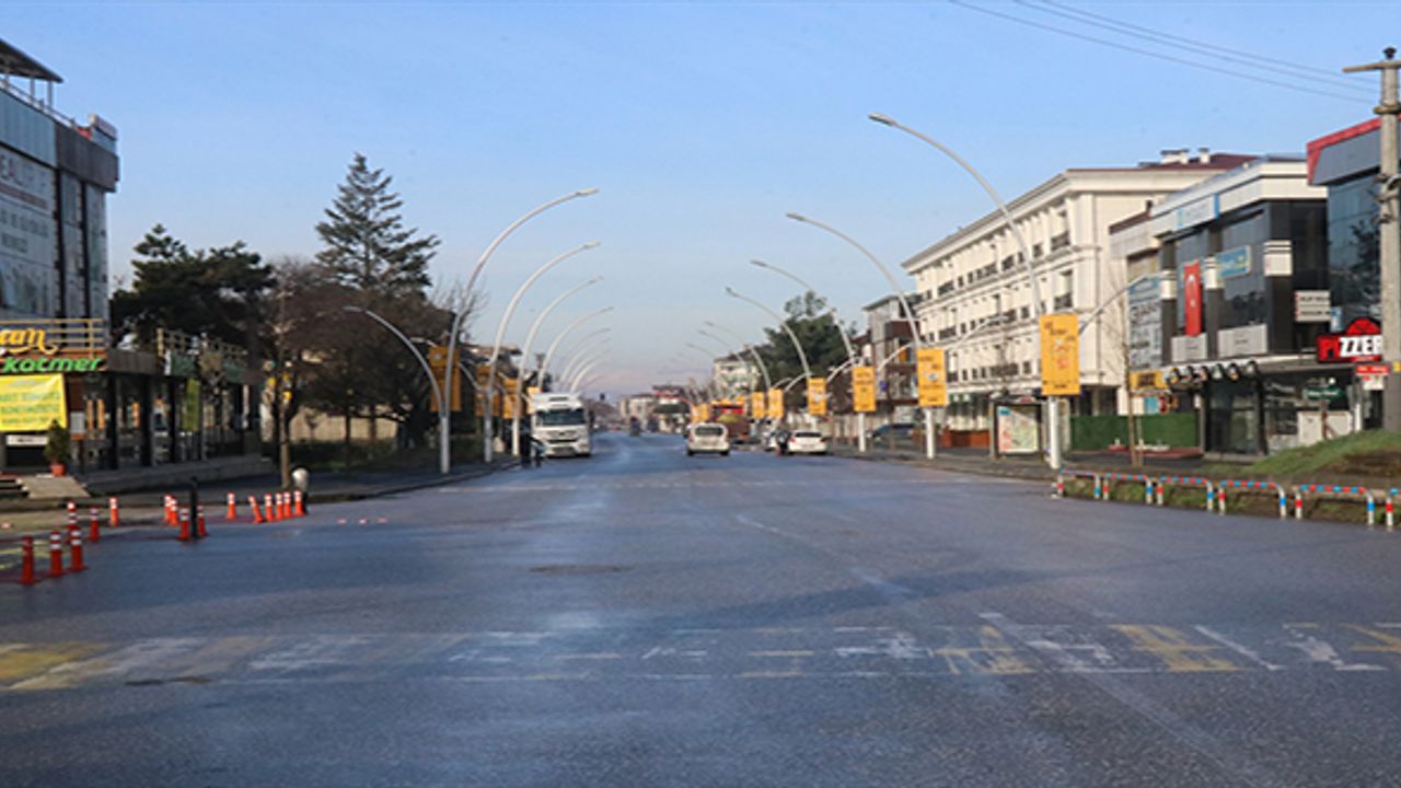 Doğu Marmara ve Batı Karadeniz'de cadde ve sokaklarda sessizlik hakim