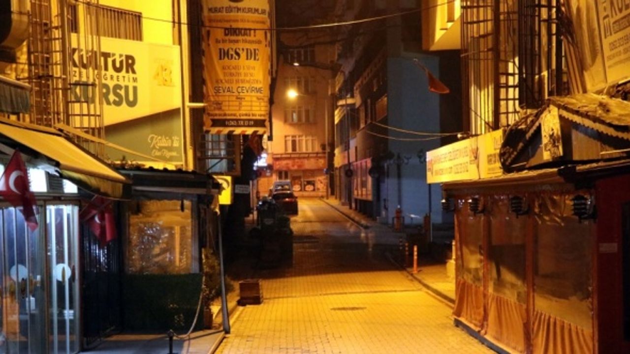 Doğu Marmara ve Batı Karadeniz'de kısıtlamanın başlamasıyla cadde ve sokaklar boşaldı