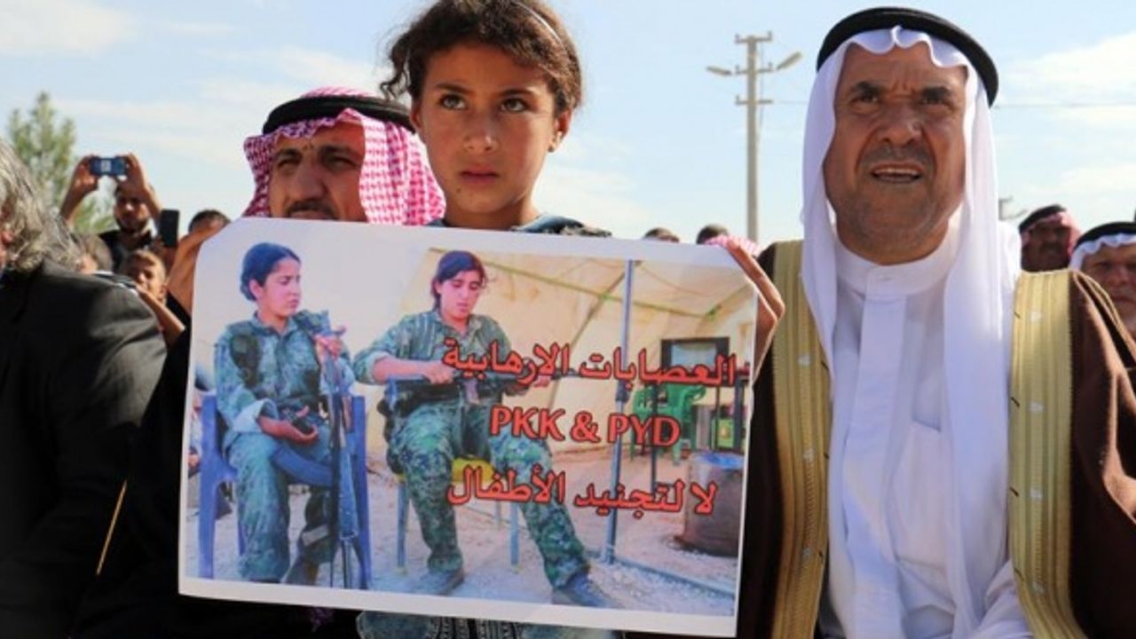 Esed rejimi taraftarları Haseke'de YPG/PKK karşıtı gösteri düzenledi
