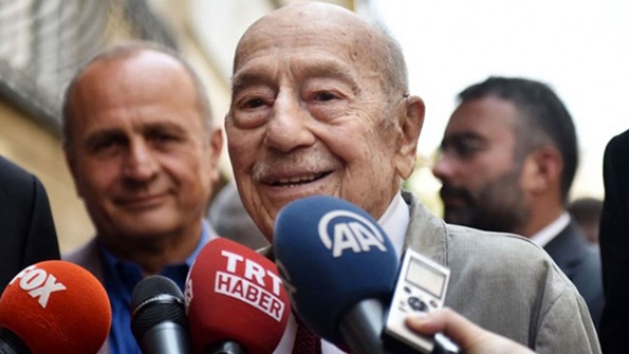 Eski Bakan Cahit Kayra vefat etti