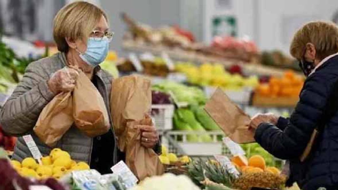 Fransızlar kıtlık korkusuyla gıda stoklamaya başladı