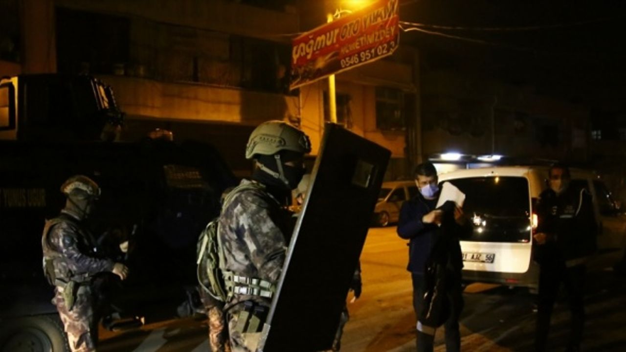 Adana'da suç örgütüne yönelik operasyonda 45 şüpheli gözaltına alındı