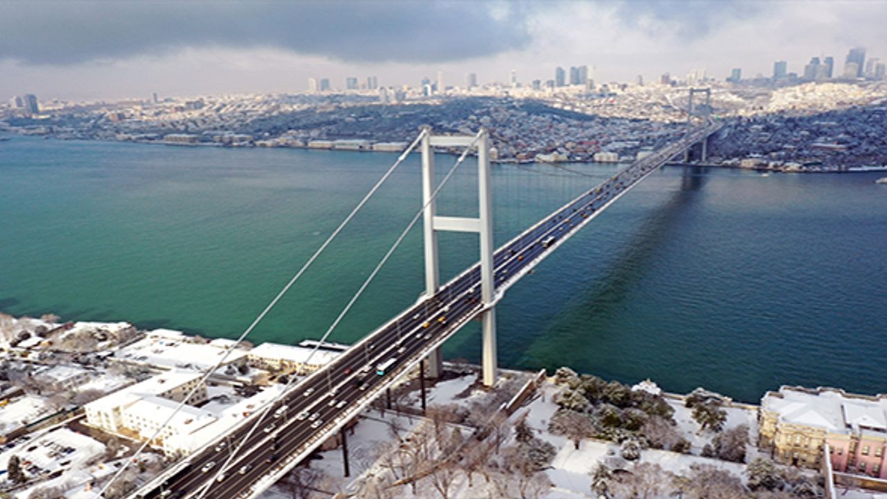 İstanbul'da kar yağışı etkisini sürdürüyor