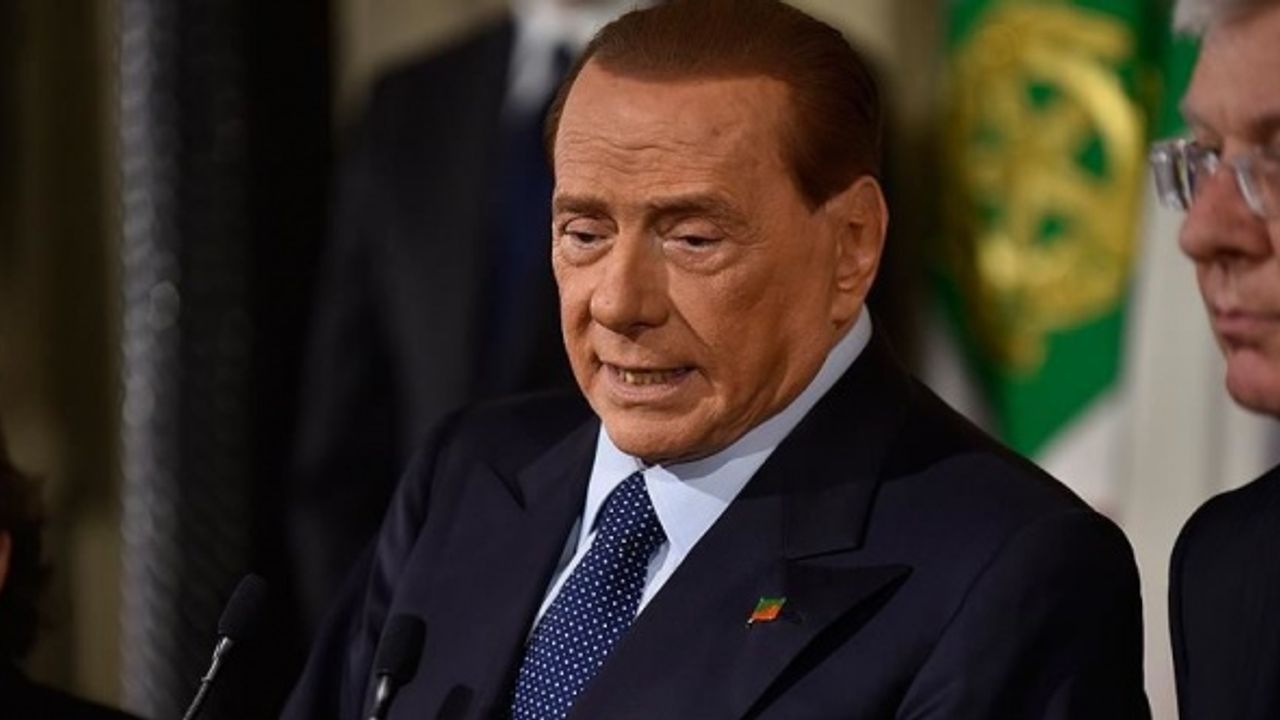İtalya'nın eski Başbakanı Silvio Berlusconi hastaneye kaldırıldı!