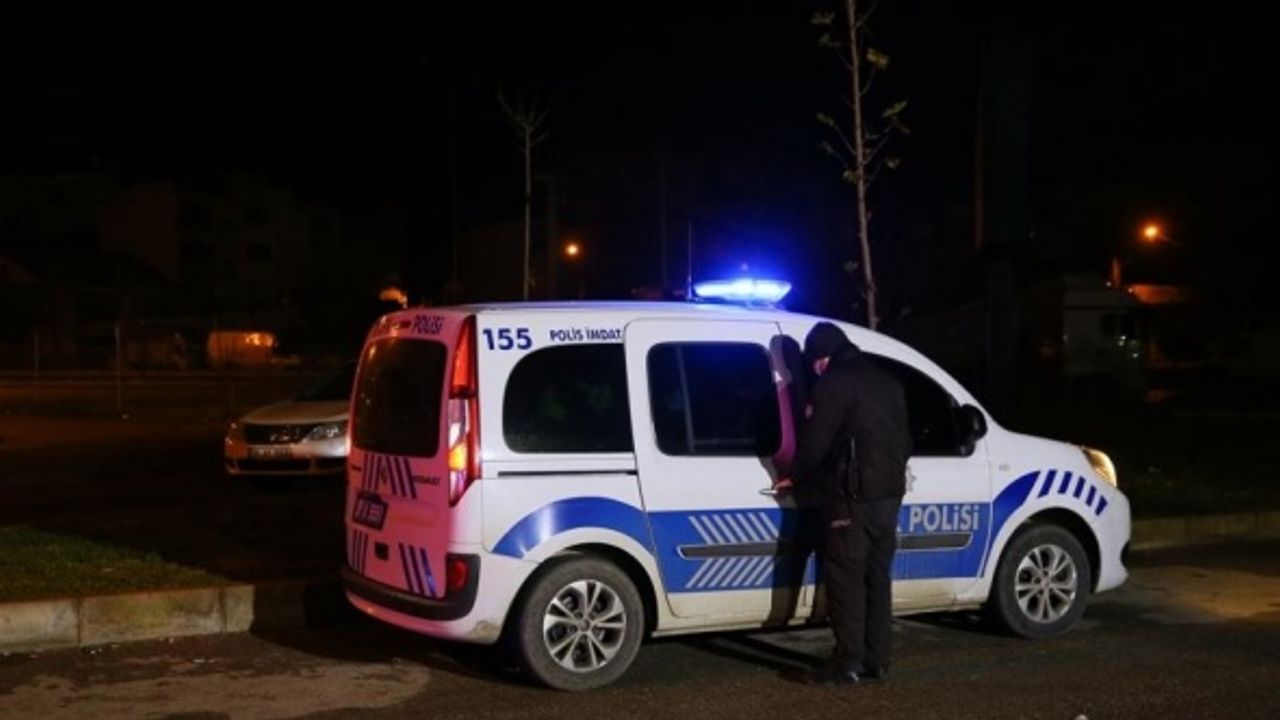İzmir'de kısıtlamayı ihlal edip kaçan 3 kişi yakalandı