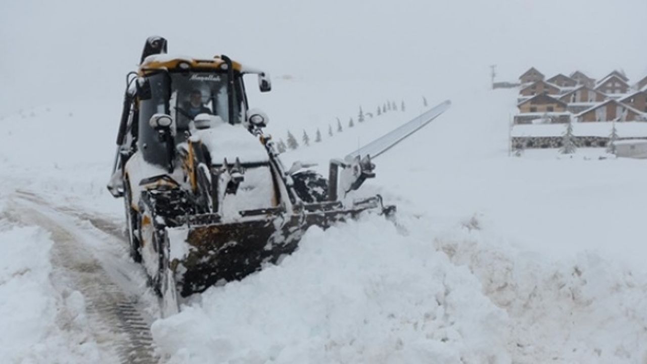 Kahramanmaraş'ta 130 mahalle yolu ulaşıma kapandı