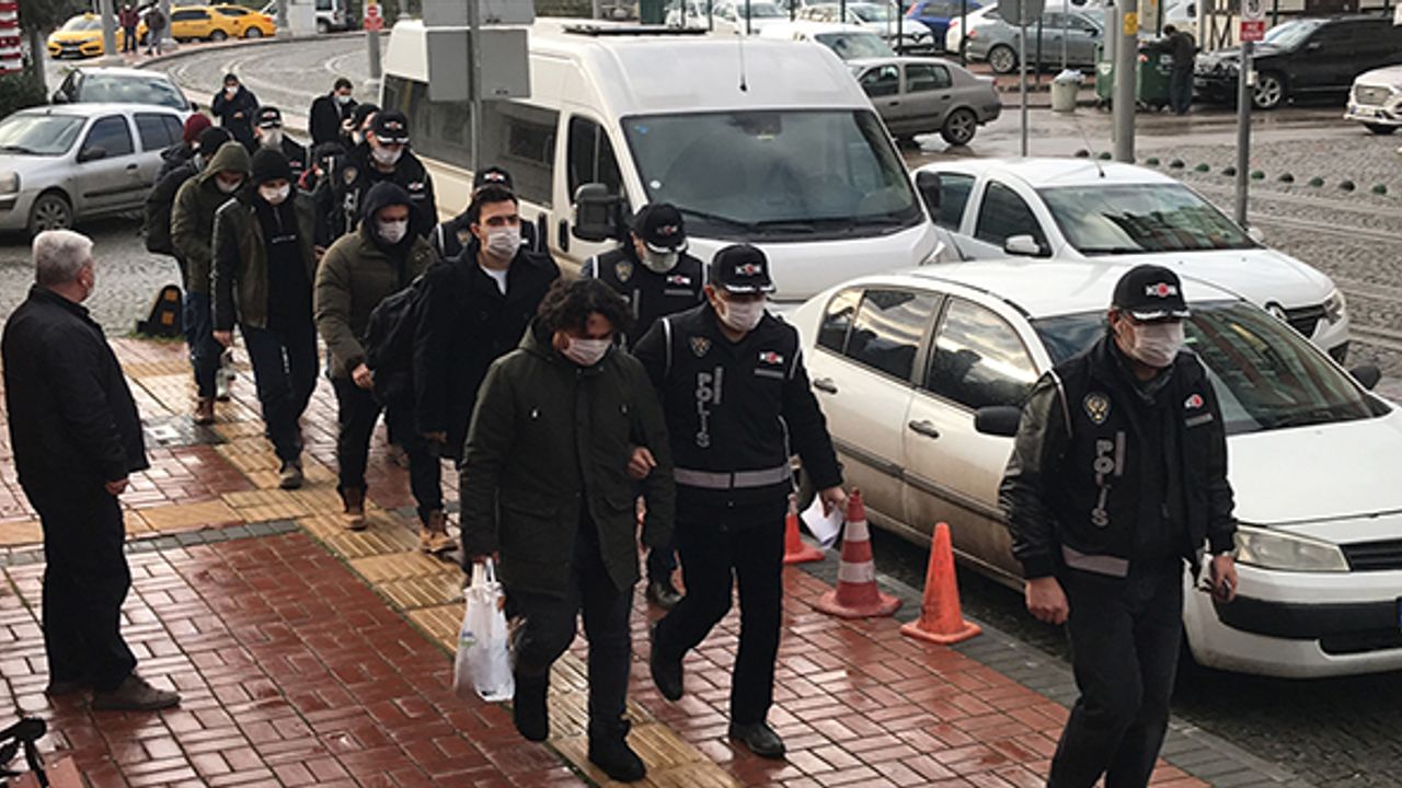 Kocaeli merkezli FETÖ/PDY operasyonunda yakalanan 7 şüpheli adliyede