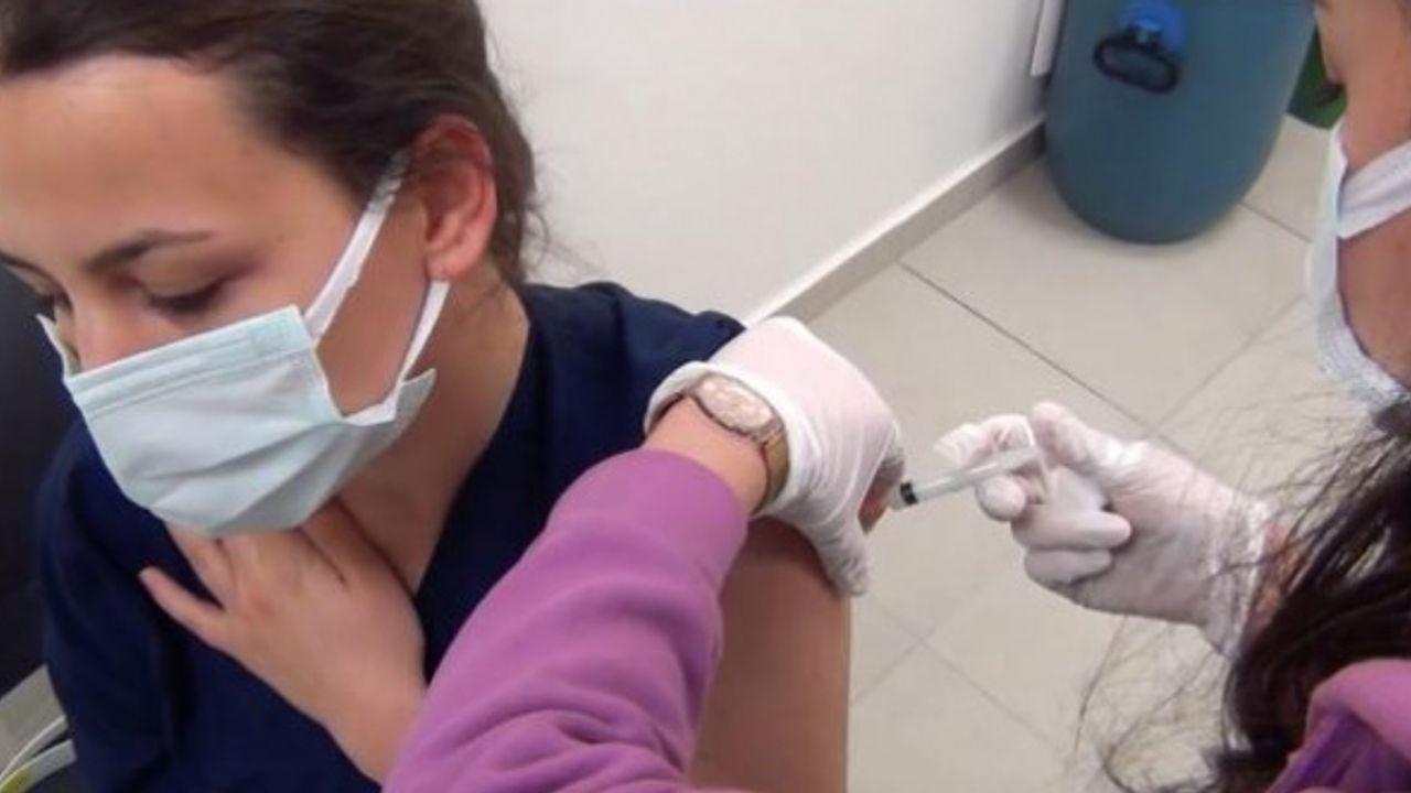 Kovid-19 aşısı yaptıranların sayısı 1,5 milyonu geçti