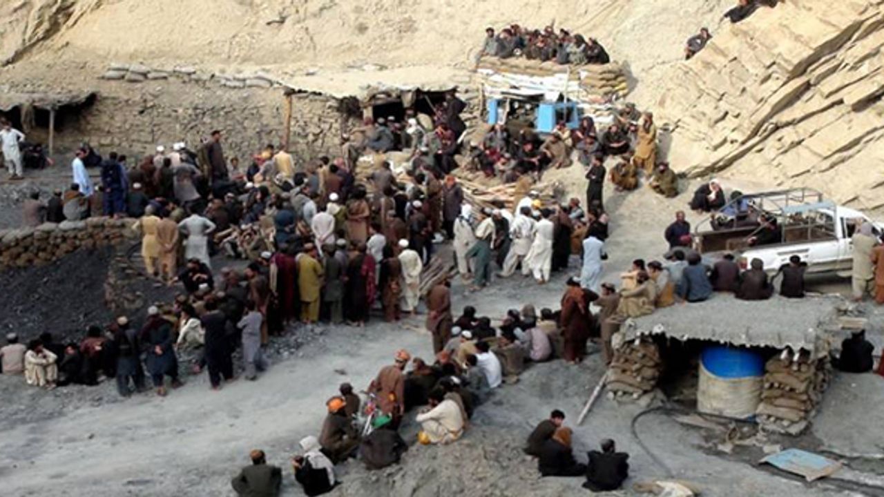 Pakistan'da maden işçilerine saldırı: 11 ölü