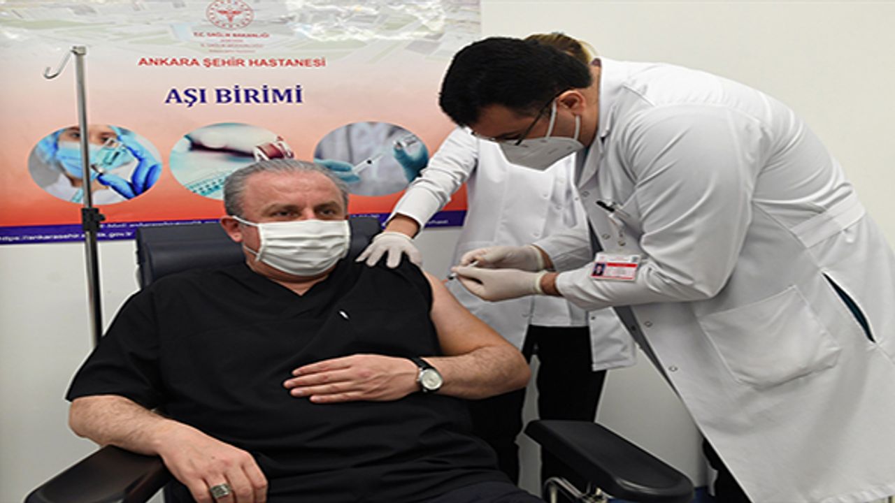 TBMM Başkanı Şentop Kovid-19 aşısı yaptırdı