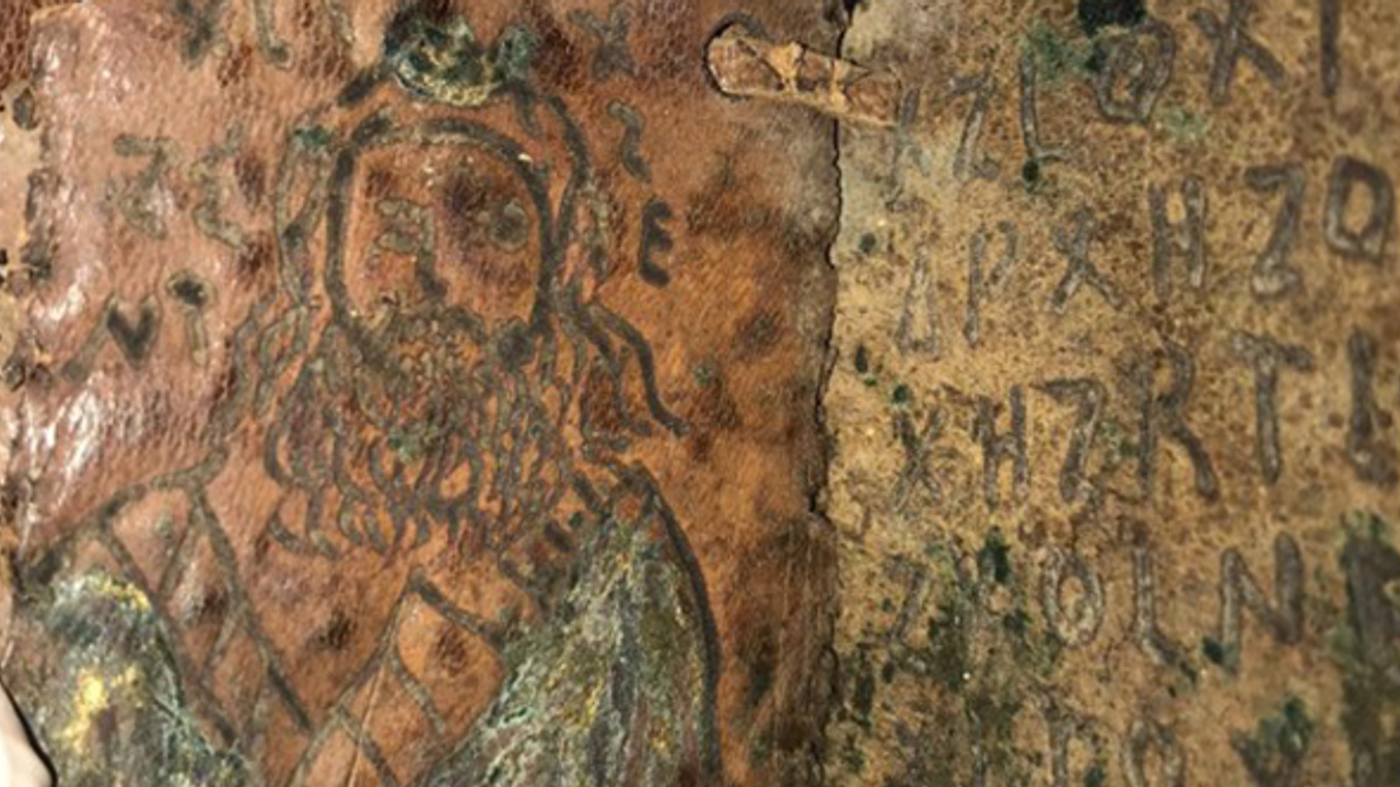 Tekirdağ'da, 650 yıllık İncil ele geçirildi!