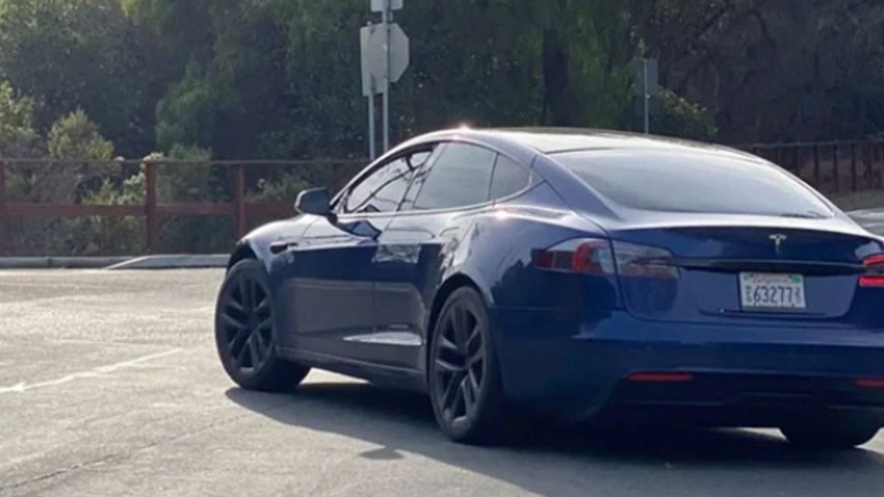 Tesla Model S'in yeni tasarımı yollara çıktı