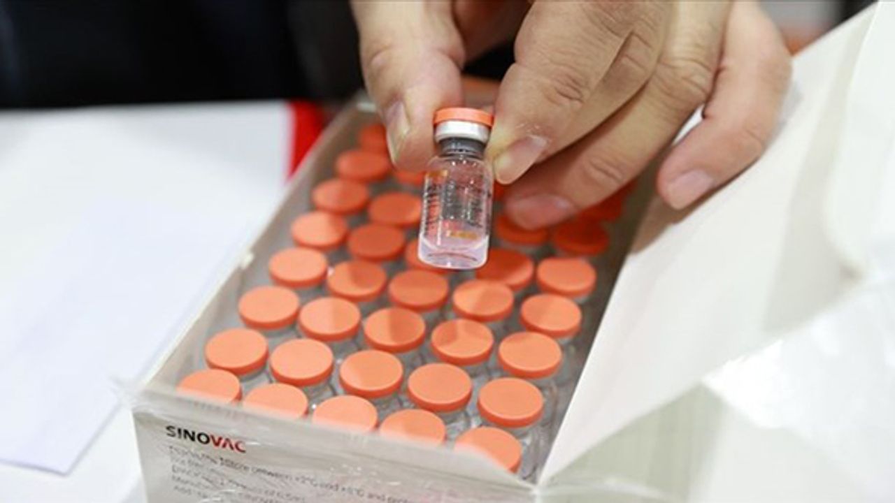 Türkiye'de koronavirüs aşısı için randevu verilmeye başlandı