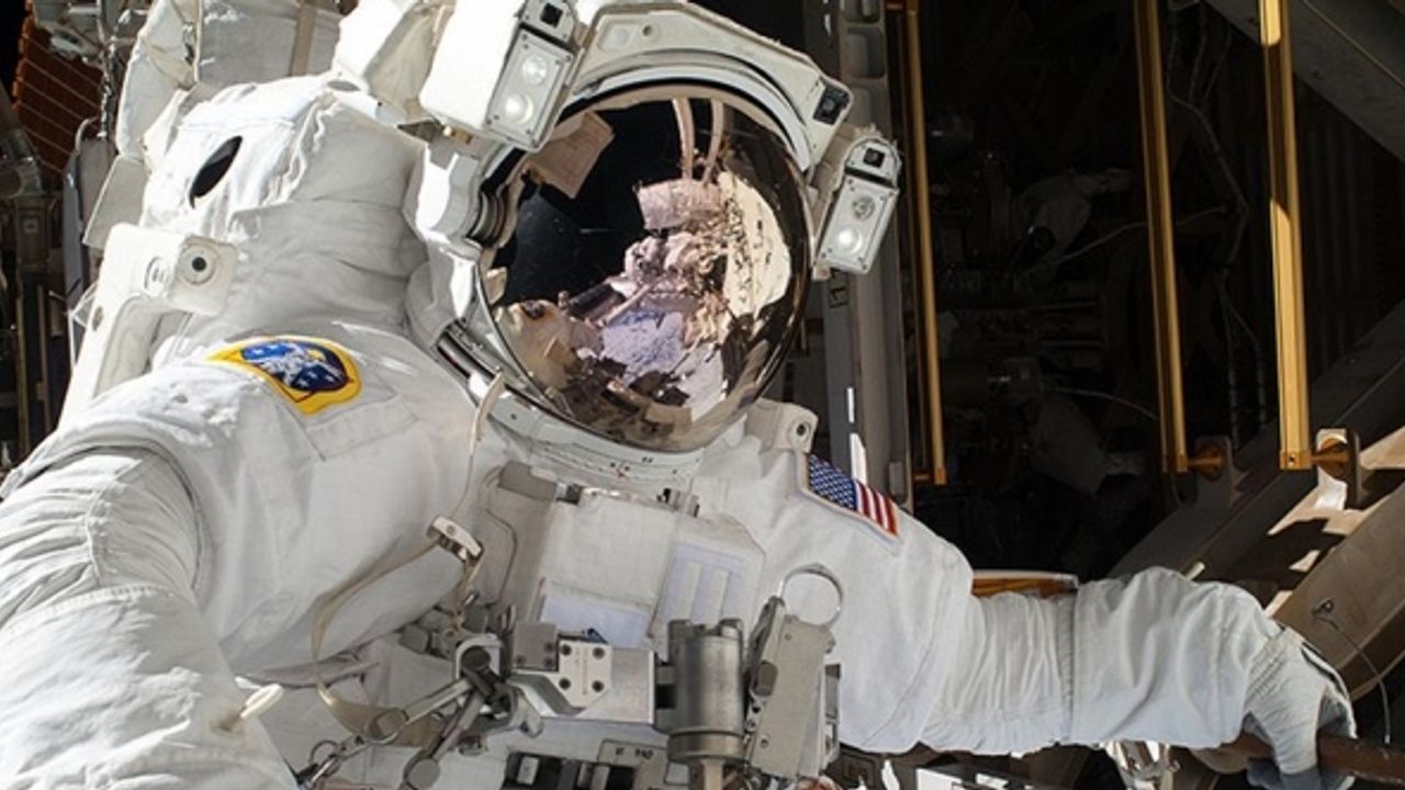 Uluslararası Uzay İstasyonundaki astronotlar uzay yürüyüşüne çıktı