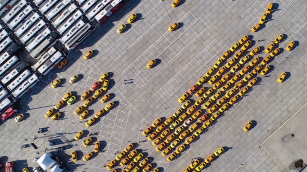Yenikapı'da taksicilerin taksimetre güncelleme yoğunluğu devam ediyor
