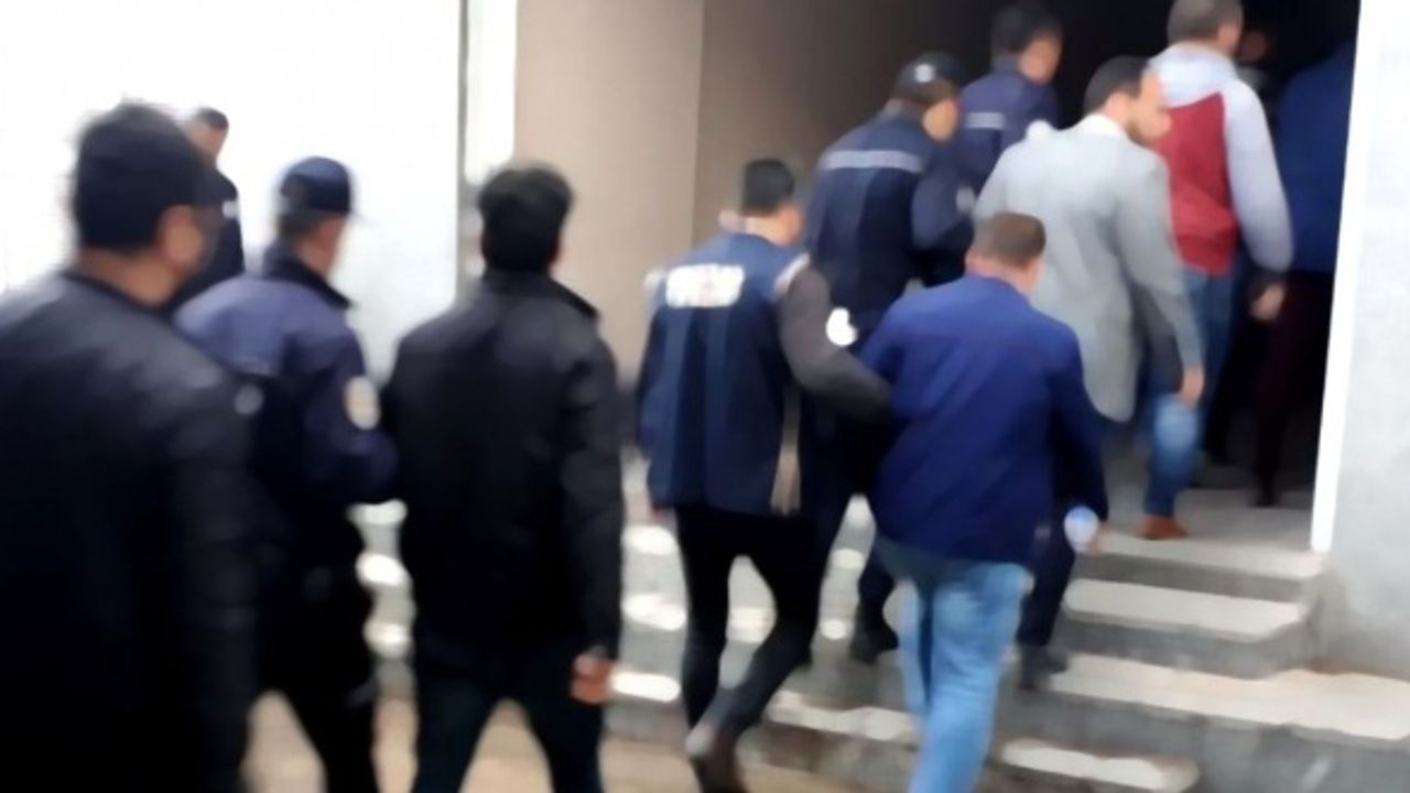 42 ilde FETÖ'nün TSK yapılanmasına yönelik operasyon düzenlendi!