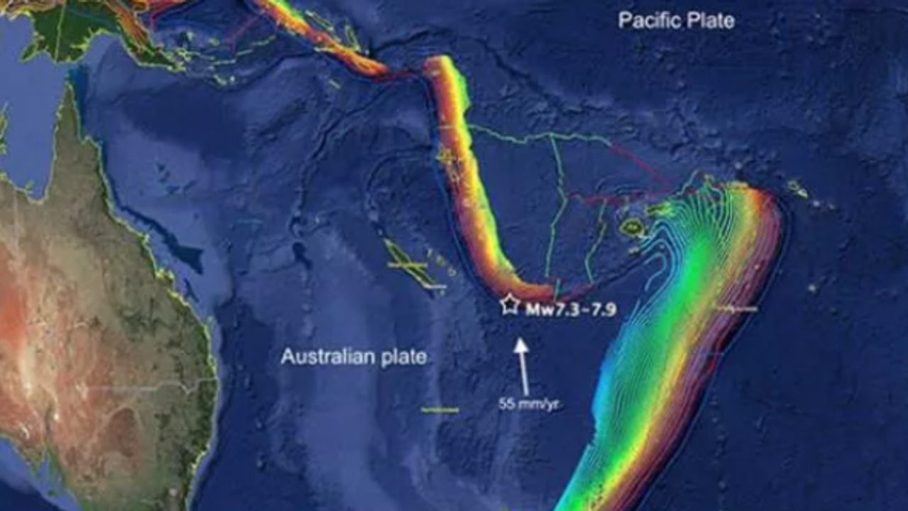 7.9 şiddetinde sallandılar! Tsunami uyarısı tedirgin etti!