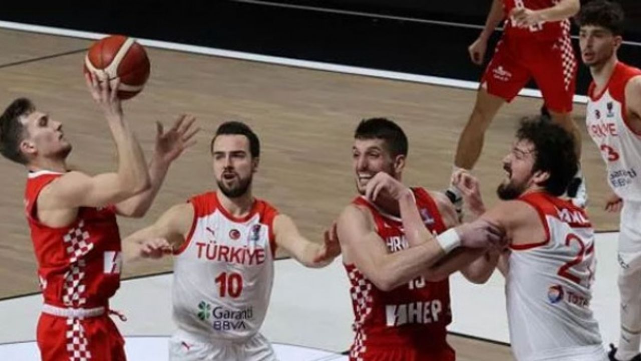 A Milli Erkek Basketbol Takımı grubunu mutlu bitirdi!