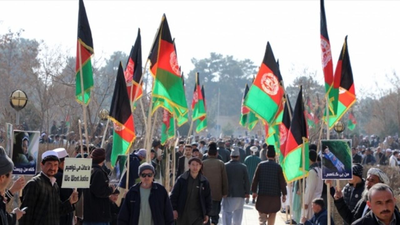 Afganistan Türkmenleri 9 yaşındaki çocuğun kaçırılmasının ardından hükümeti protesto etti