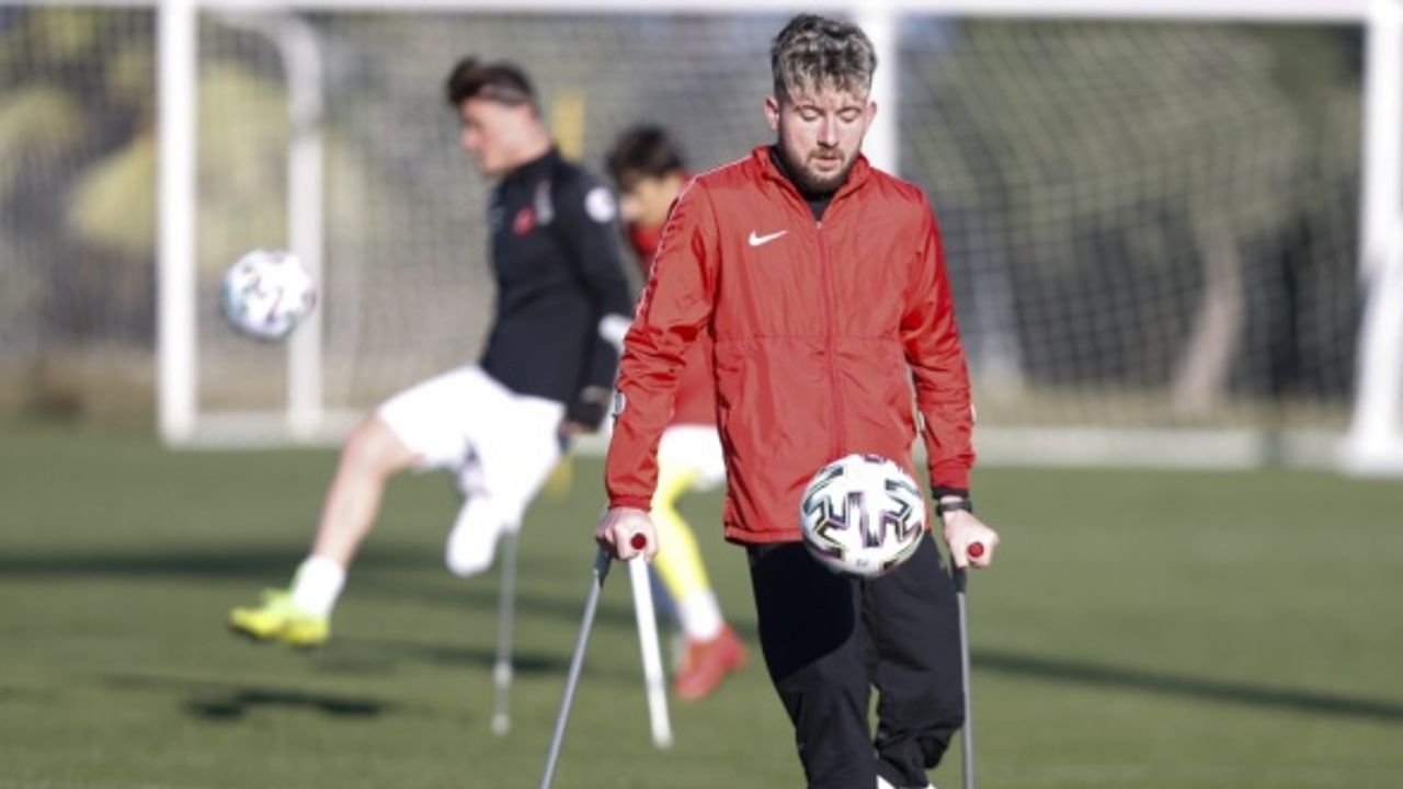 Ampute Milli Futbol Takımı'nın forveti Ömer Güleryüz şampiyonluk hakkında iddialı konuştu