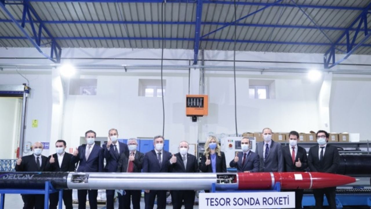 Bakan Varank, 'Türkiye'nin Ay misyonu'nda görev alan Delta V'nin tesislerini ziyaret etti
