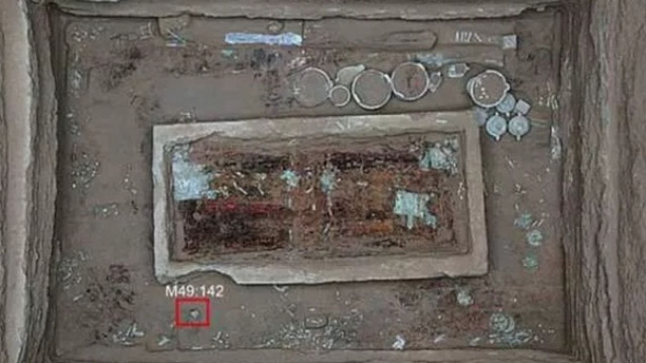 Çin'de, 2 bin 700 yıl önce yaşamış soylunun mezarı açıldı!