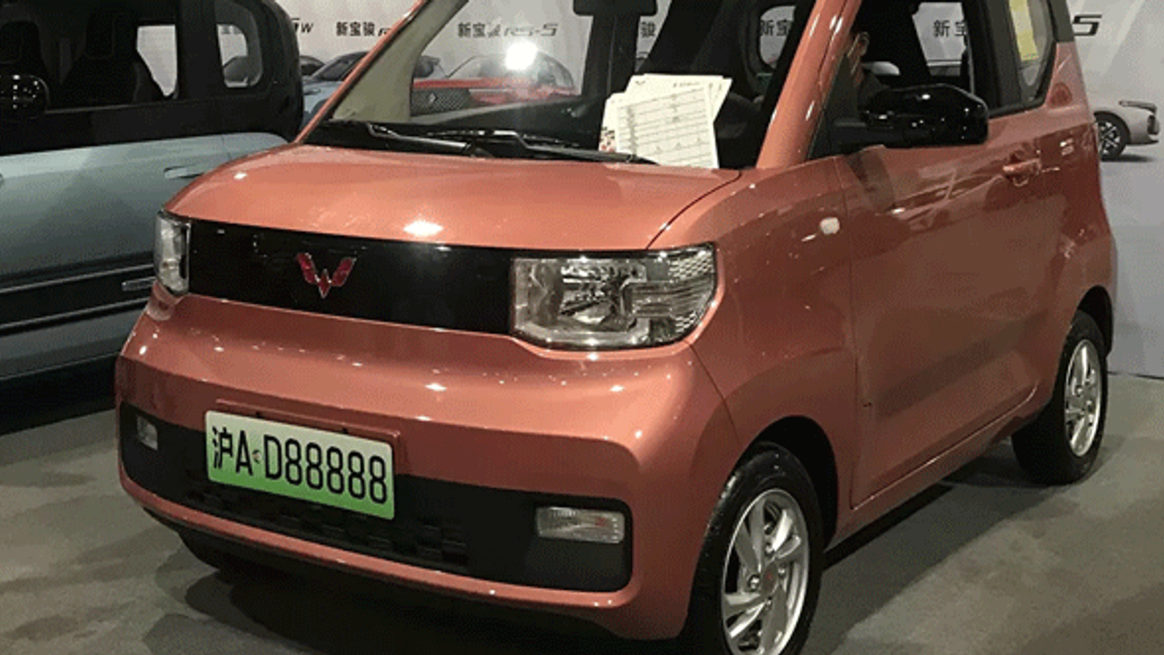 Çin'in ürettiği 4500 dolarlık elektrikli otomobil Tesla'yı ikiye katladı