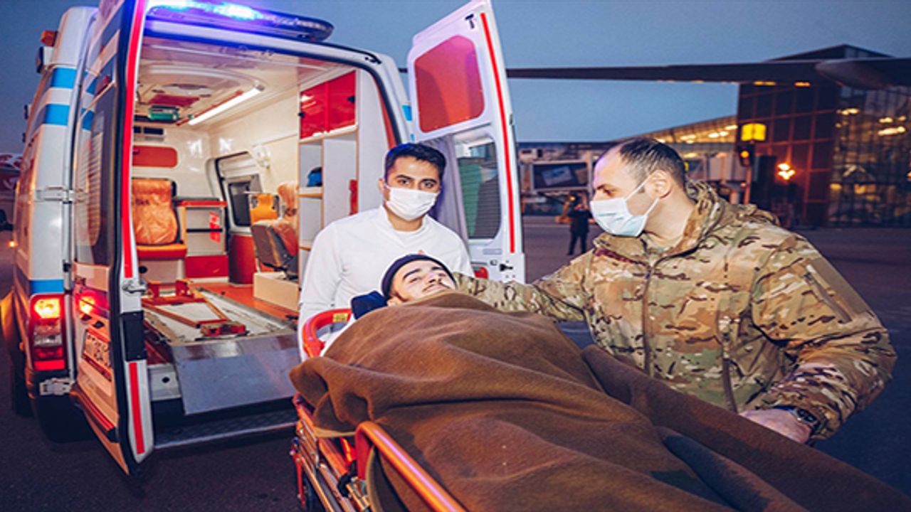 Dağlık Karabağ savaşı gazisi 3 Azerbaycanlı, tedavi için Türkiye'ye gönderildi