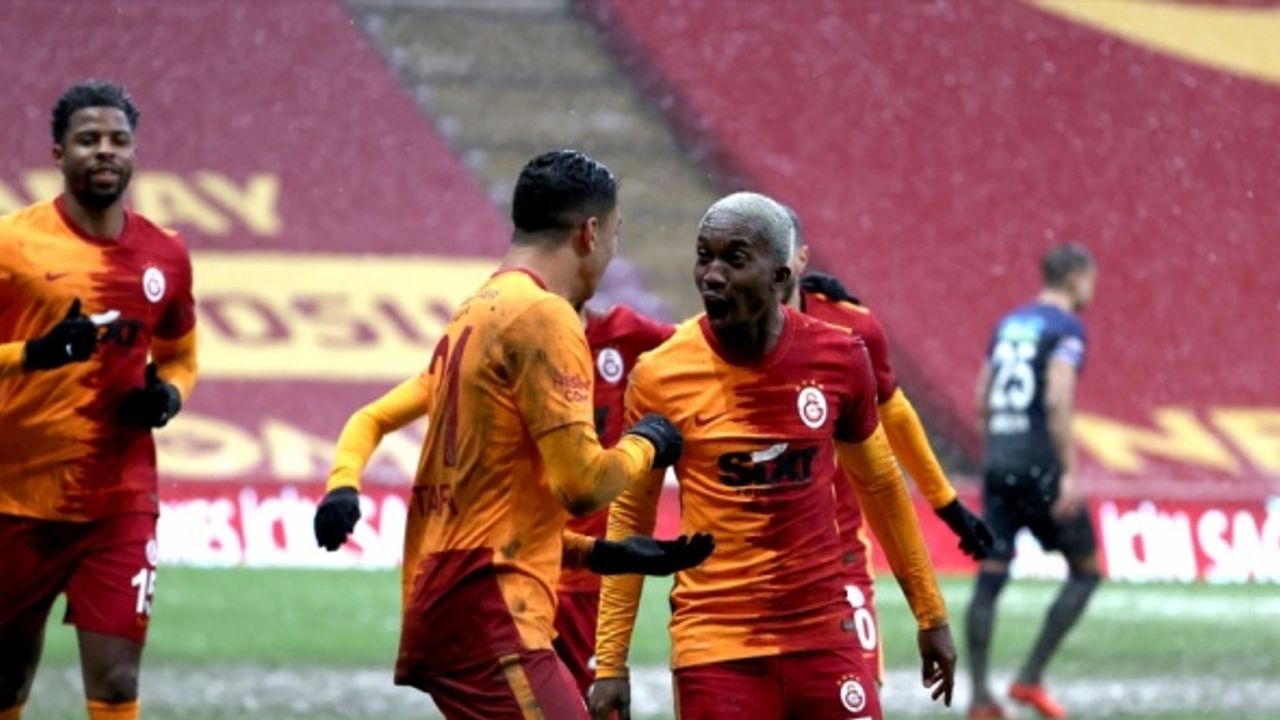 Galatasaray liderliği bırakmadı