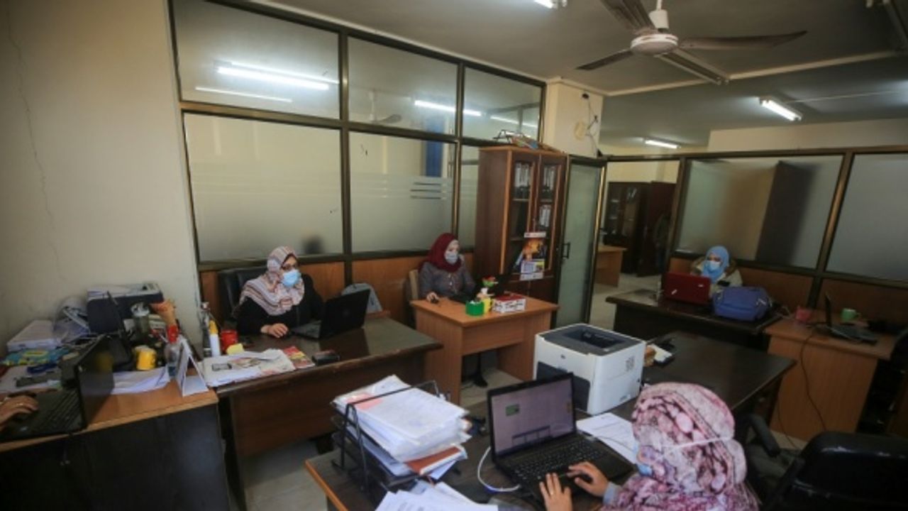 Gazze'de kamu kurumlarında faaliyetler yeniden başladı