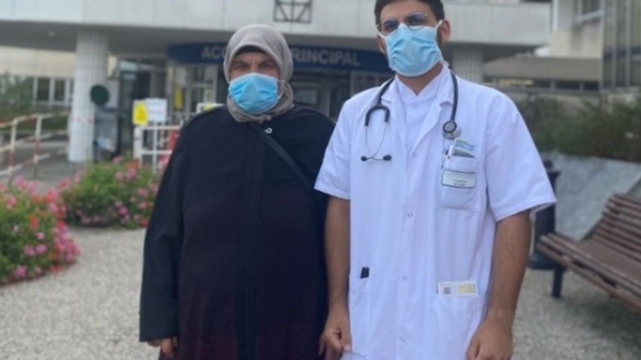 Gurbetçi genç, inşaatında babasının çalıştığı hastanede doktor oldu
