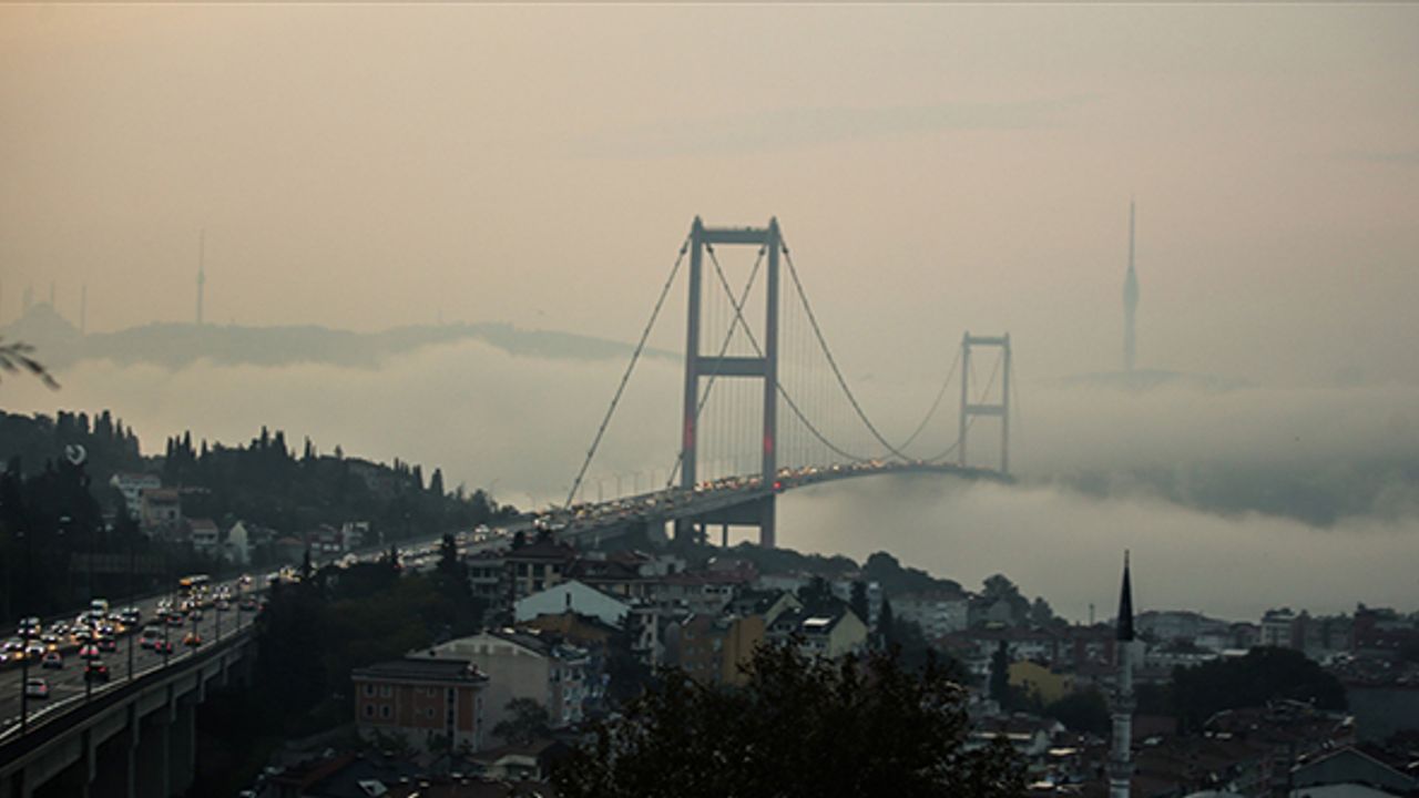 İstanbul Boğazı'nda gemi geçişleri çift yönlü askıya alındı