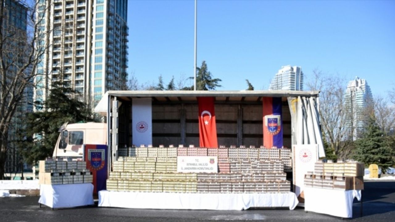 İstanbul'da 80 bin paket kaçak puro ele geçirildi