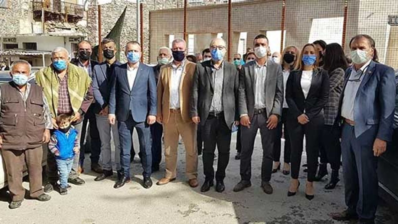 İzmir'de Muharrem İnce'yi destekleyen bir grup CHP'den istifa etti