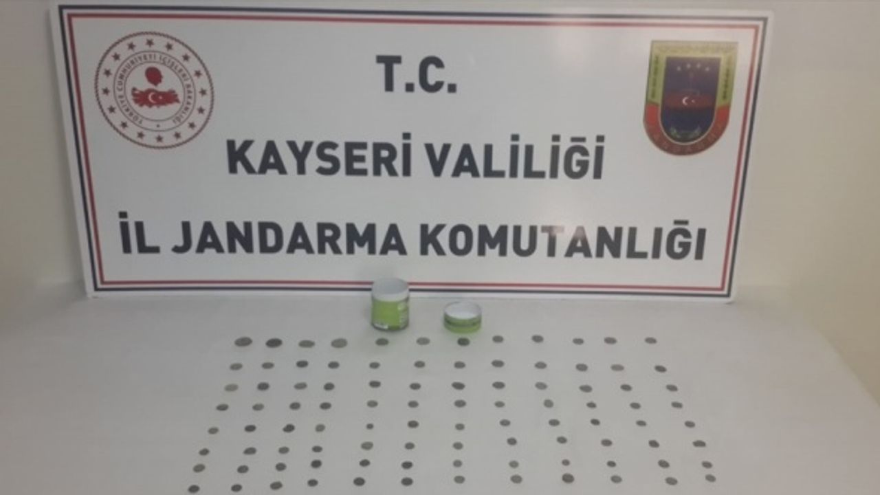 Kayseri'de tarihi eser operasyonunda 105 sikke ele geçirildi