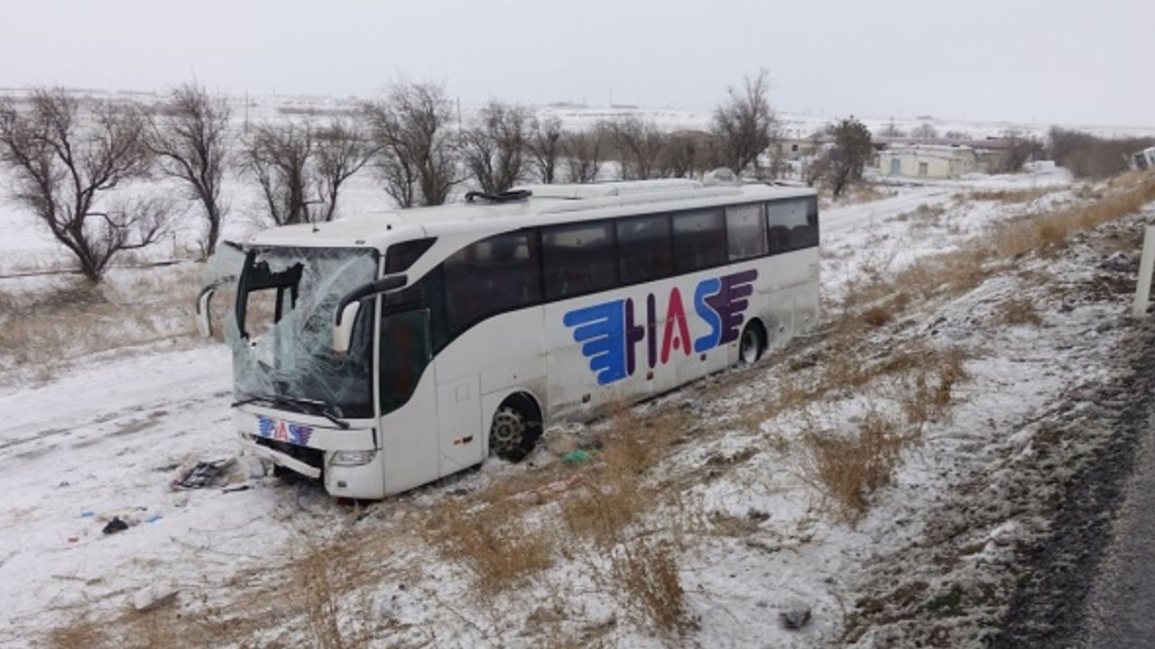 Konya'da feci kaza: 5 ölü, 38 yaralı
