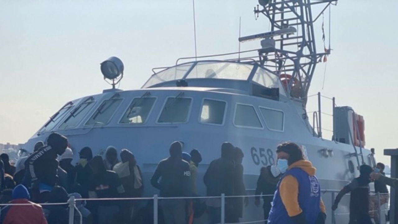 Libya sahil güvenliği Akdeniz'de 150'den fazla göçmeni yakaladı