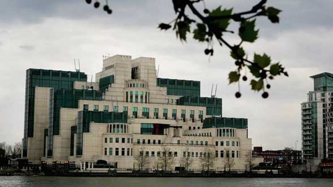 MI6 ilk kez yabancı ajan alımı yapacak